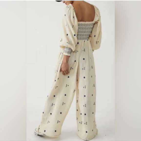 Sold on IG: shopcovetedcloth - Picture 3 of 9